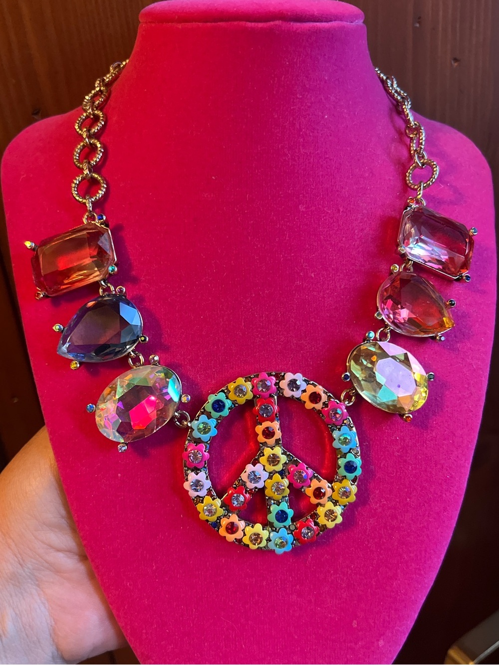 Betsey Johnson Beautiful Ombré Stones Large Flower Peace Sign Necklace